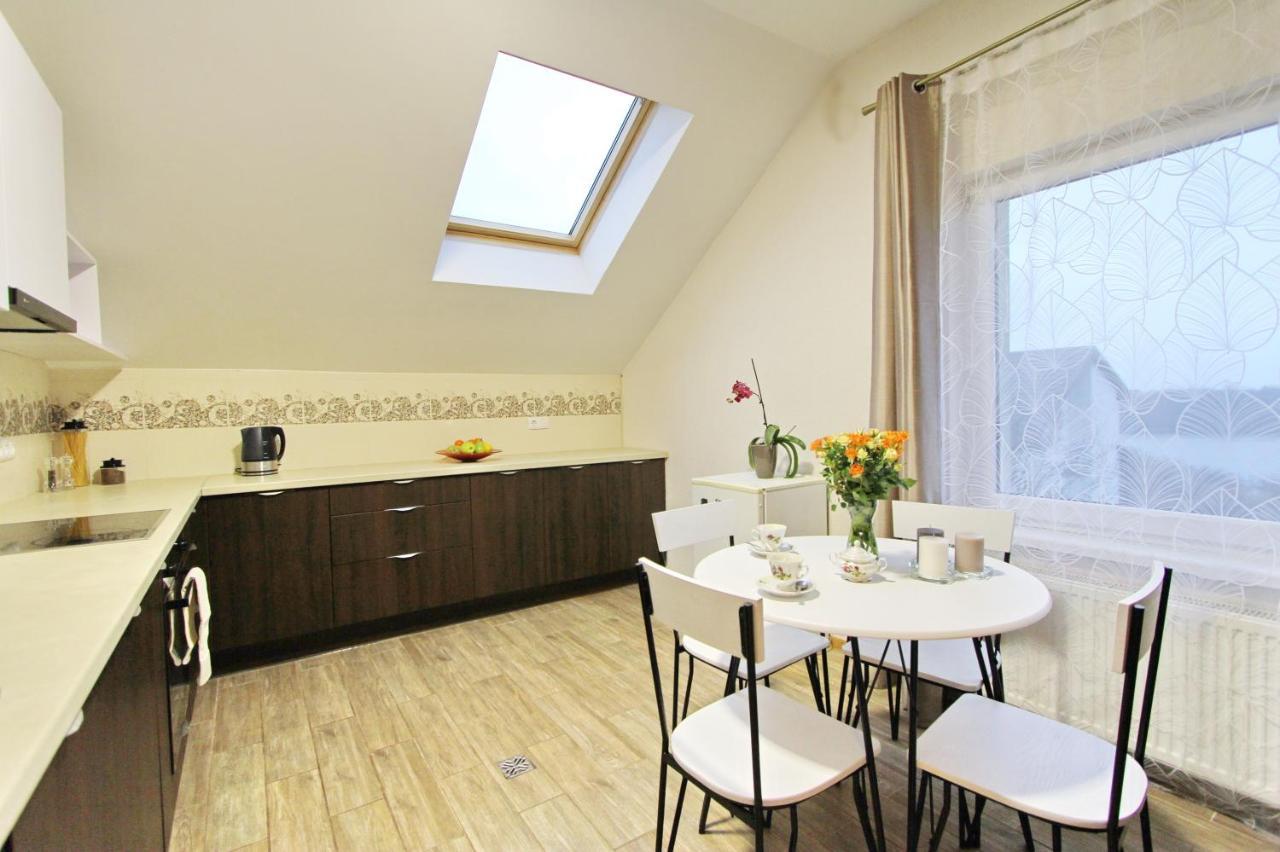 Apartments By The Lake With Fireplace ทราไก ภายนอก รูปภาพ